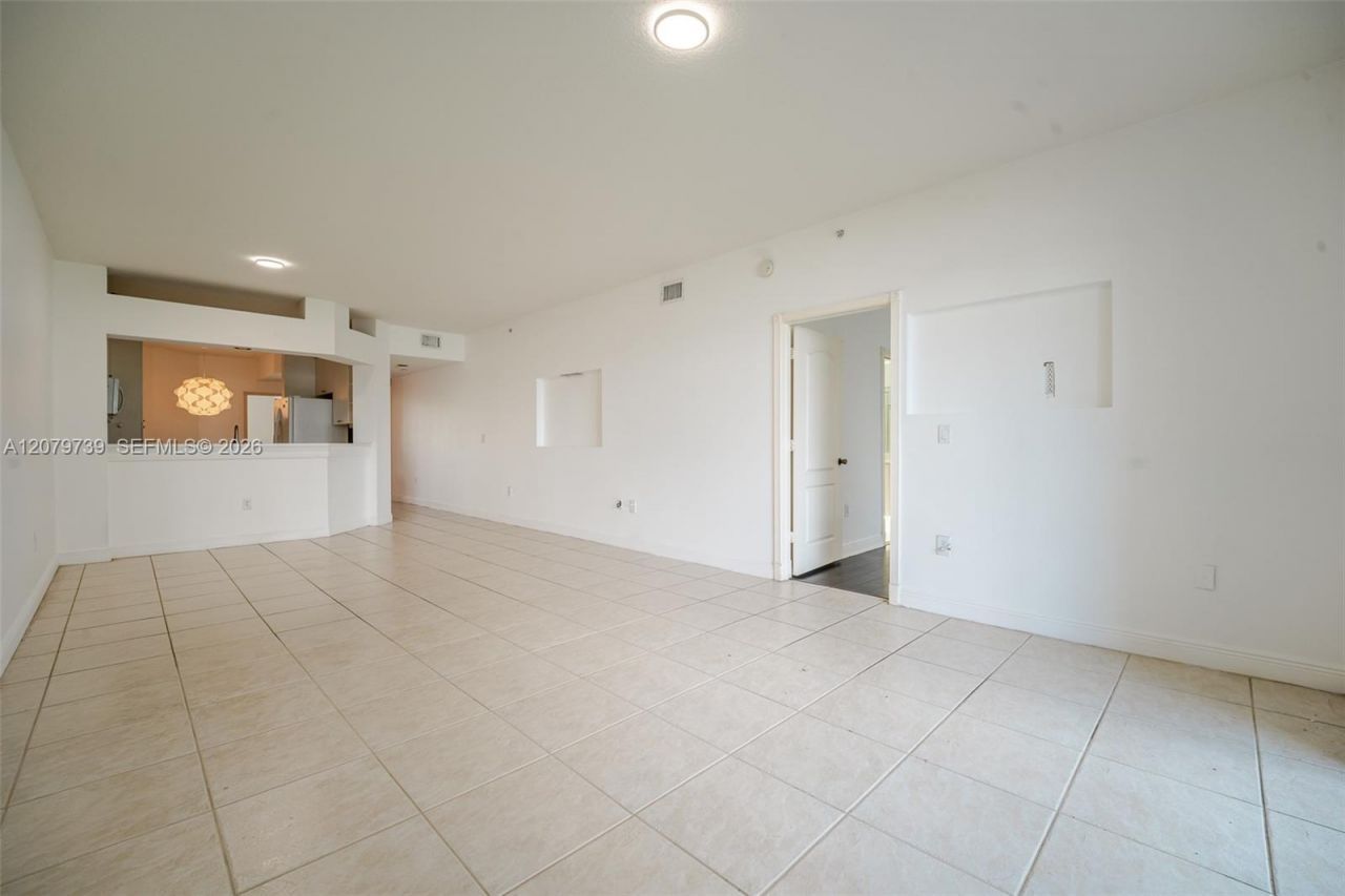 10750 NW 66th St , Unit 102, Doral, FL 33178 Photo