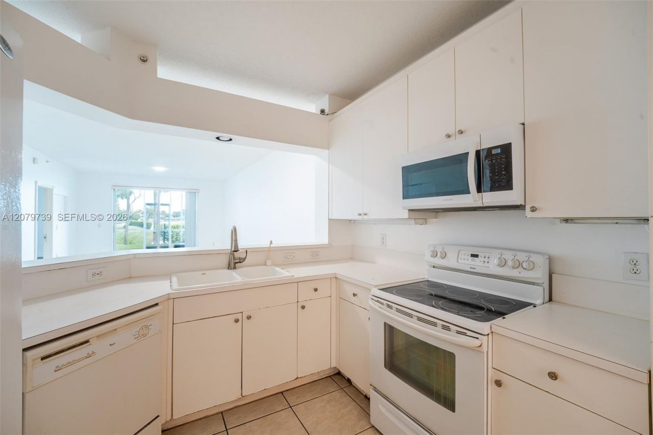 10750 NW 66th St , Unit 102, Doral, FL 33178 Photo