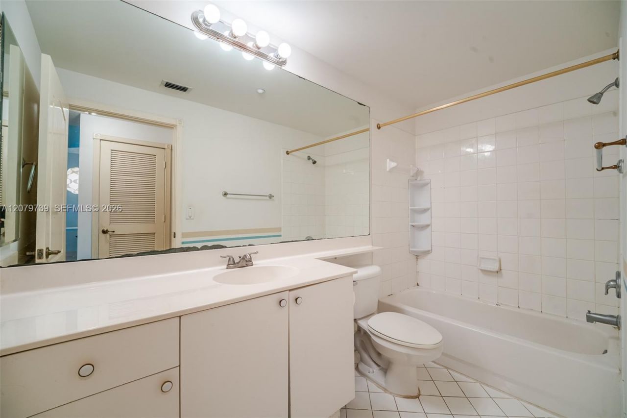 10750 NW 66th St , Unit 102, Doral, FL 33178 Photo