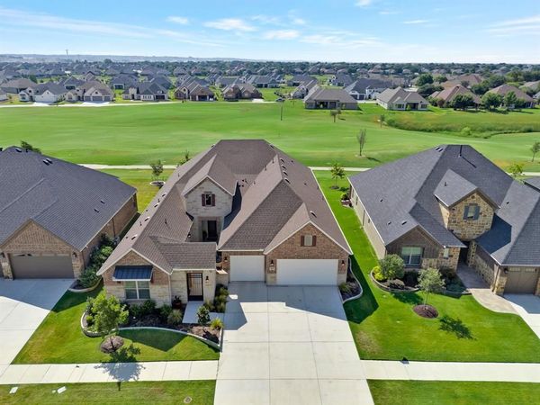 10601 Drinkwater Drive, Denton, TX 76207