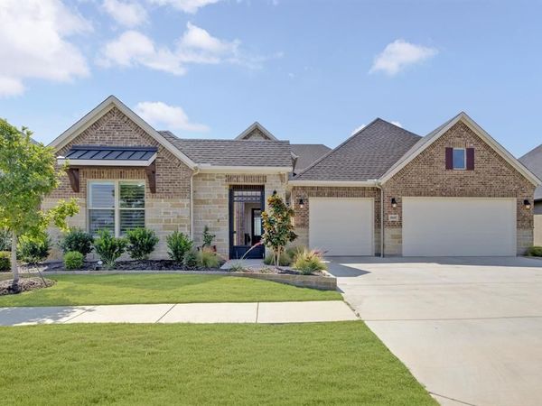 10601 Drinkwater Drive, Denton, TX 76207