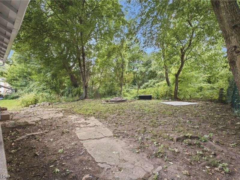 617 Carnahan Avenue NE, Canton, OH 44704 Photo 6
