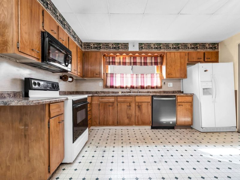 111 S Boggs Street, De Graff, OH 43318 Photo 11