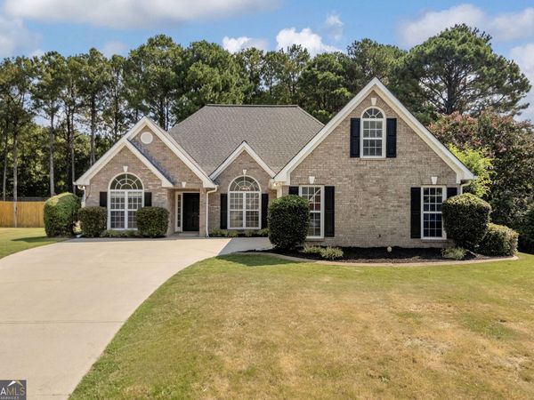 2920 Meadow Gate Way, Loganville, GA 30052