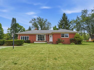 61305 Fairland Drive, Lyon Township, Mi 48178