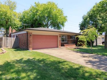 36424 Clifford Drive , Sterling Heights, Mi 48312