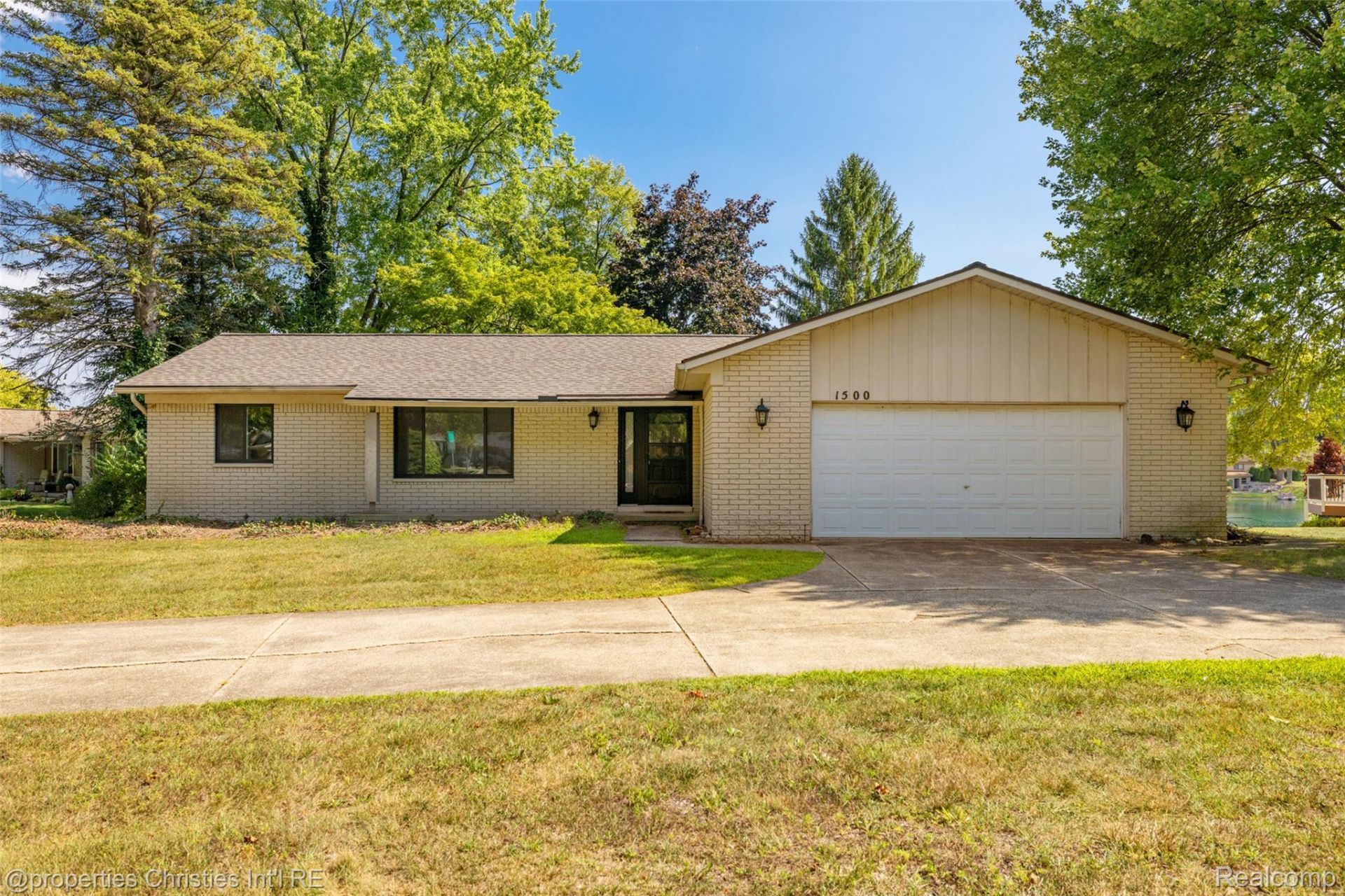 1500 3 Lakes Drive, Troy, Mi 48085 Main Photo