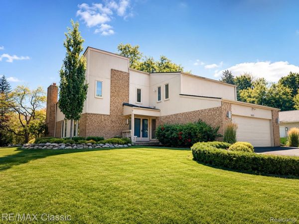 5423 W Bloomfield Lake Road , West Bloomfield Township, Mi 48323
