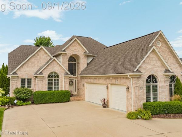 15657 Kingsway Drive, Macomb Township, Mi 48044