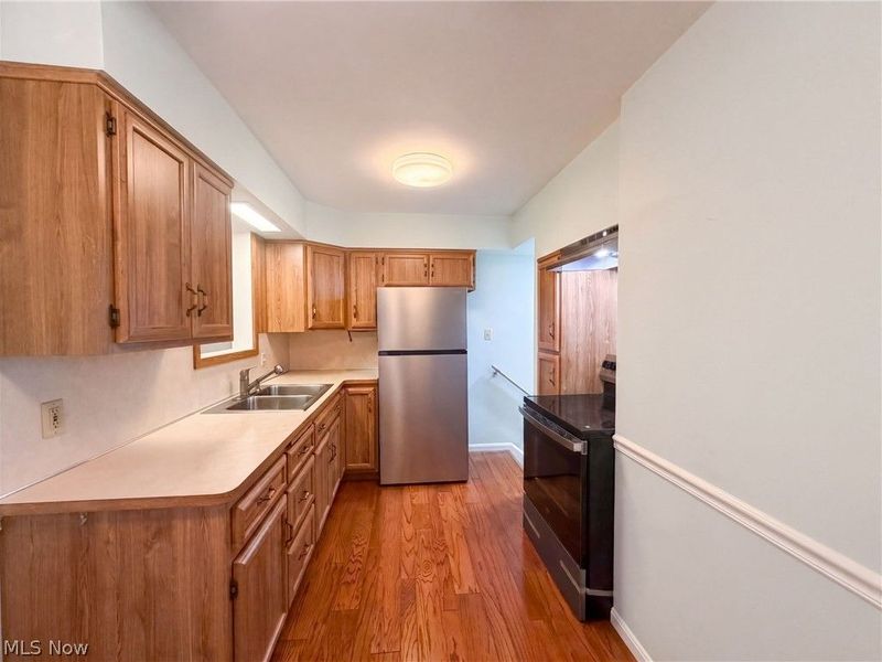 6652 Oakwood Drive, Independence, OH 44131 Photo 2