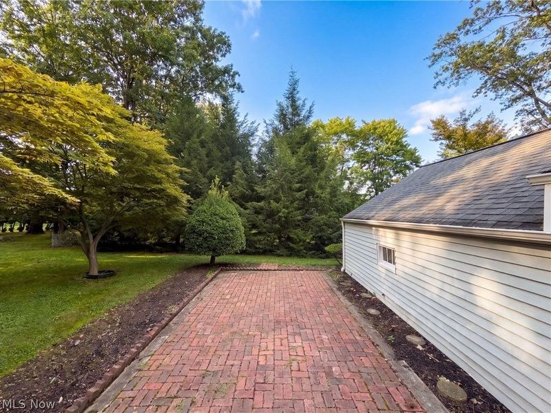 6652 Oakwood Drive, Independence, OH 44131 Photo 21