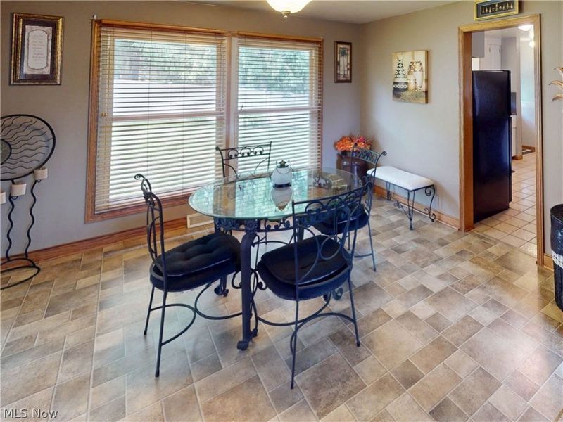 4825 Gardendale Avenue NE, Canton, OH 44714 Photo 12