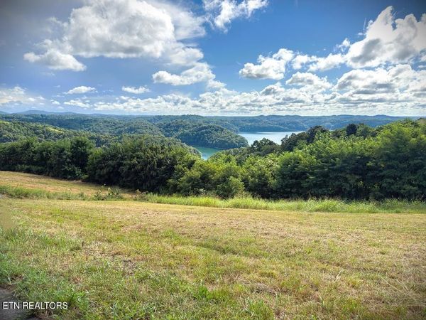30 Bass Road , Hilham, TN 38568