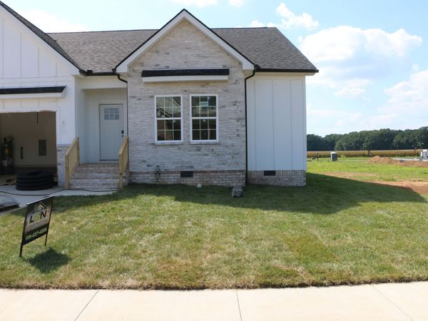 230 Harvest Moon Dr, Clarksville, TN 37043
