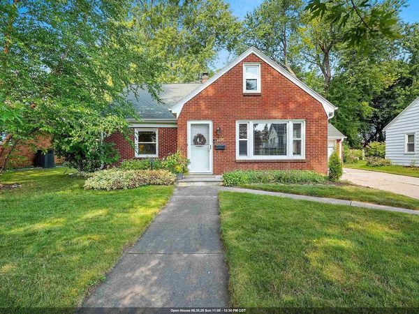 2374 JOURDAIN LANE, Green Bay, WI 54301