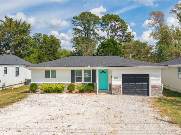 1023 S B Street , Rogers, AR 72756