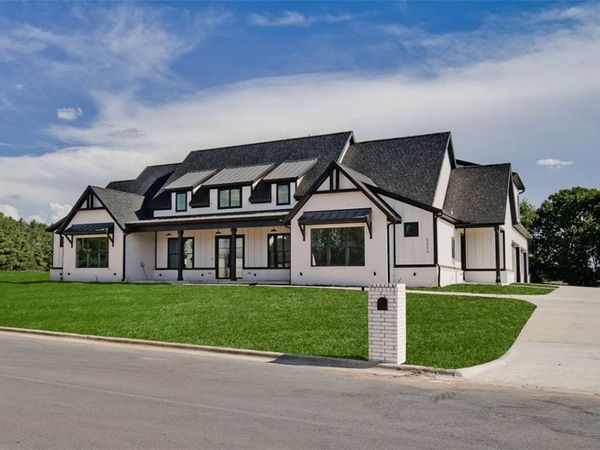 6004 Chief Martinez Lane , Rogers, AR 72756