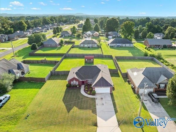 151 Bucks Pocket Drive, New Market, AL 35761