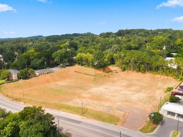 624 Gunter Avenue, Guntersville, AL 35976
