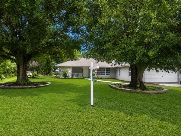 2082 SE Hanford Road, Port St. Lucie, FL 34952