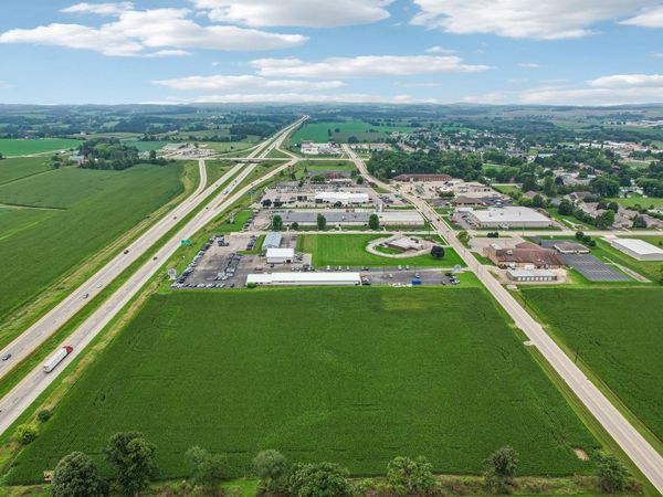 950 East Avenue, Lomira, WI 53048