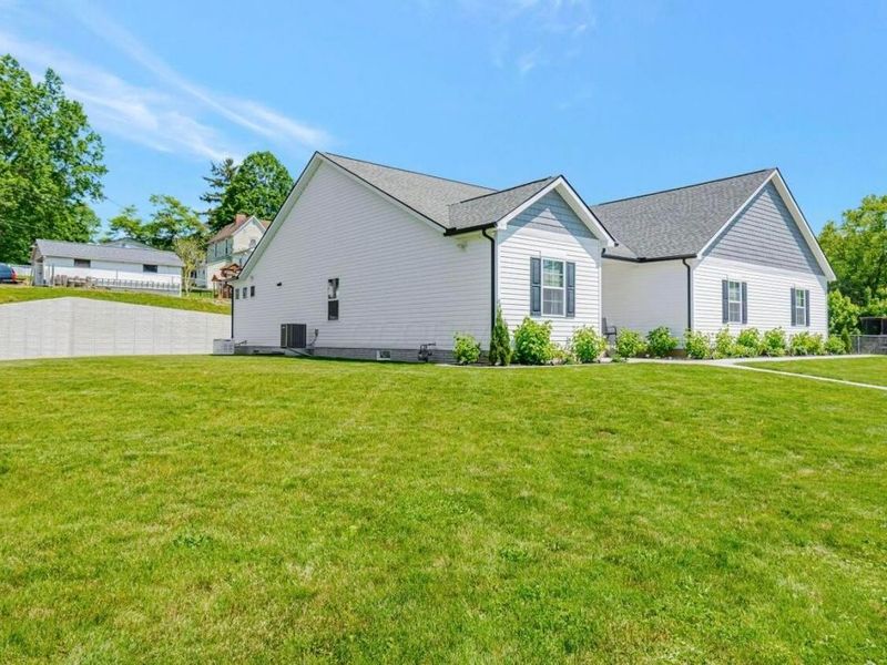 614 N 11th Street , Cambridge, OH 43725 Photo 22