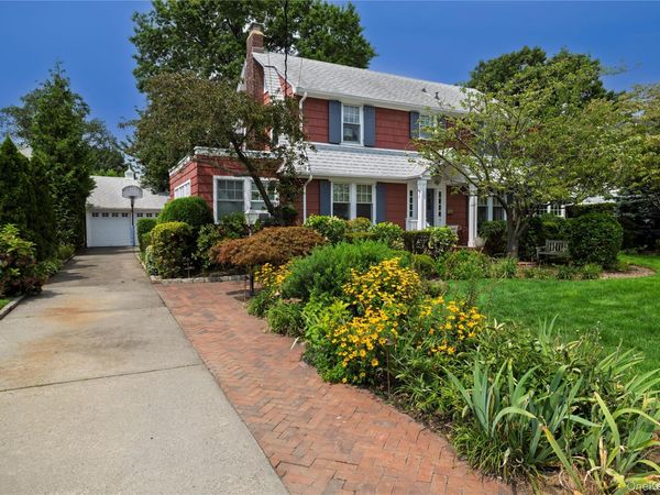 66 S Lewis Place , Rockville Centre, NY 11570
