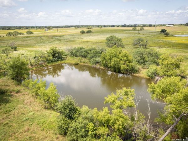181 PINE MEADOW RD, Seguin, TX 78155