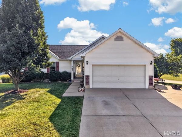 130 Granite Pointe Lane, Winfield, MO 63389