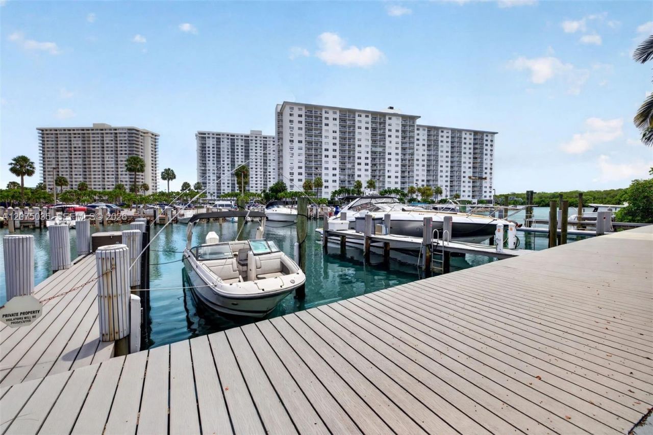 203 Poinciana Dr, Unit 103, Sunny Isles Beach, FL 33160 Photo