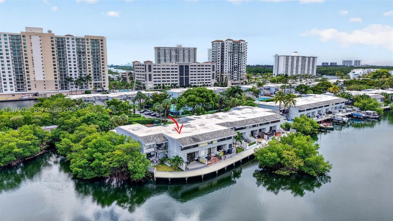 203 Poinciana Dr , Unit 103, Sunny Isles Beach, FL 33160 Photo