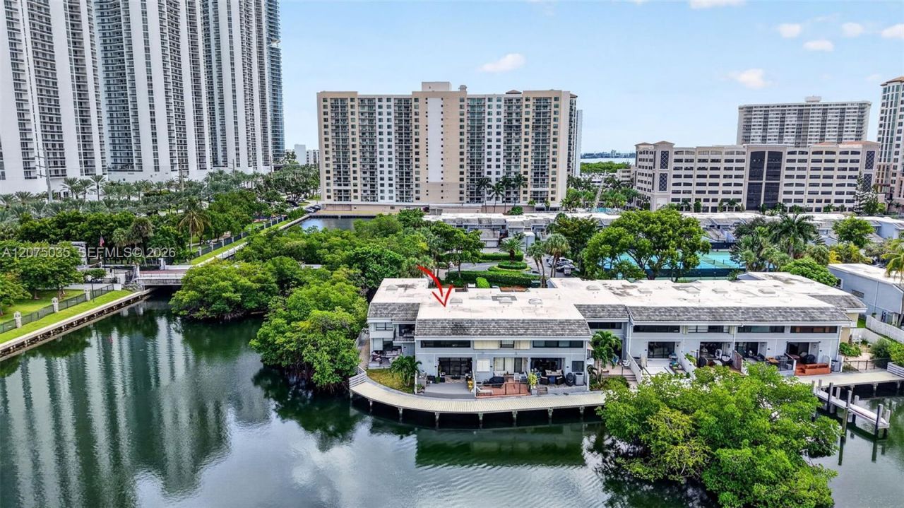 203 Poinciana Dr , Unit 103, Sunny Isles Beach, FL 33160 Photo