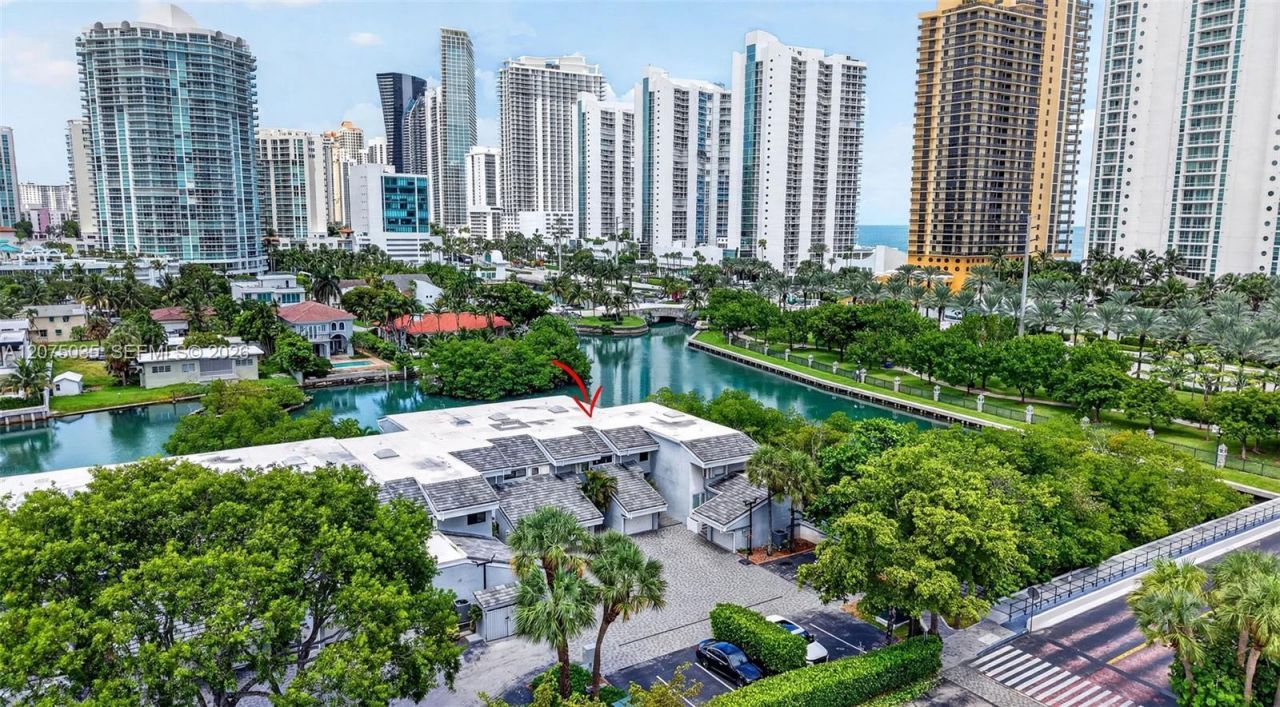 203 Poinciana Dr, Unit 103, Sunny Isles Beach, FL 33160 Photo