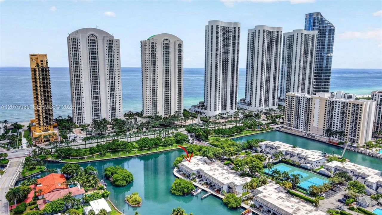203 Poinciana Dr, Unit 103, Sunny Isles Beach, FL 33160 Photo