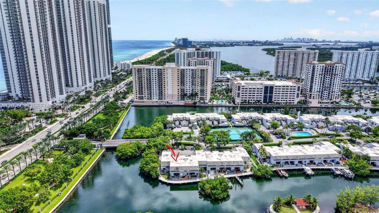 203 Poinciana Dr , Unit 103, Sunny Isles Beach, FL 33160 Photo