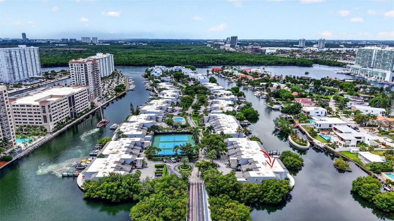 203 Poinciana Dr , Unit 103, Sunny Isles Beach, FL 33160 Photo