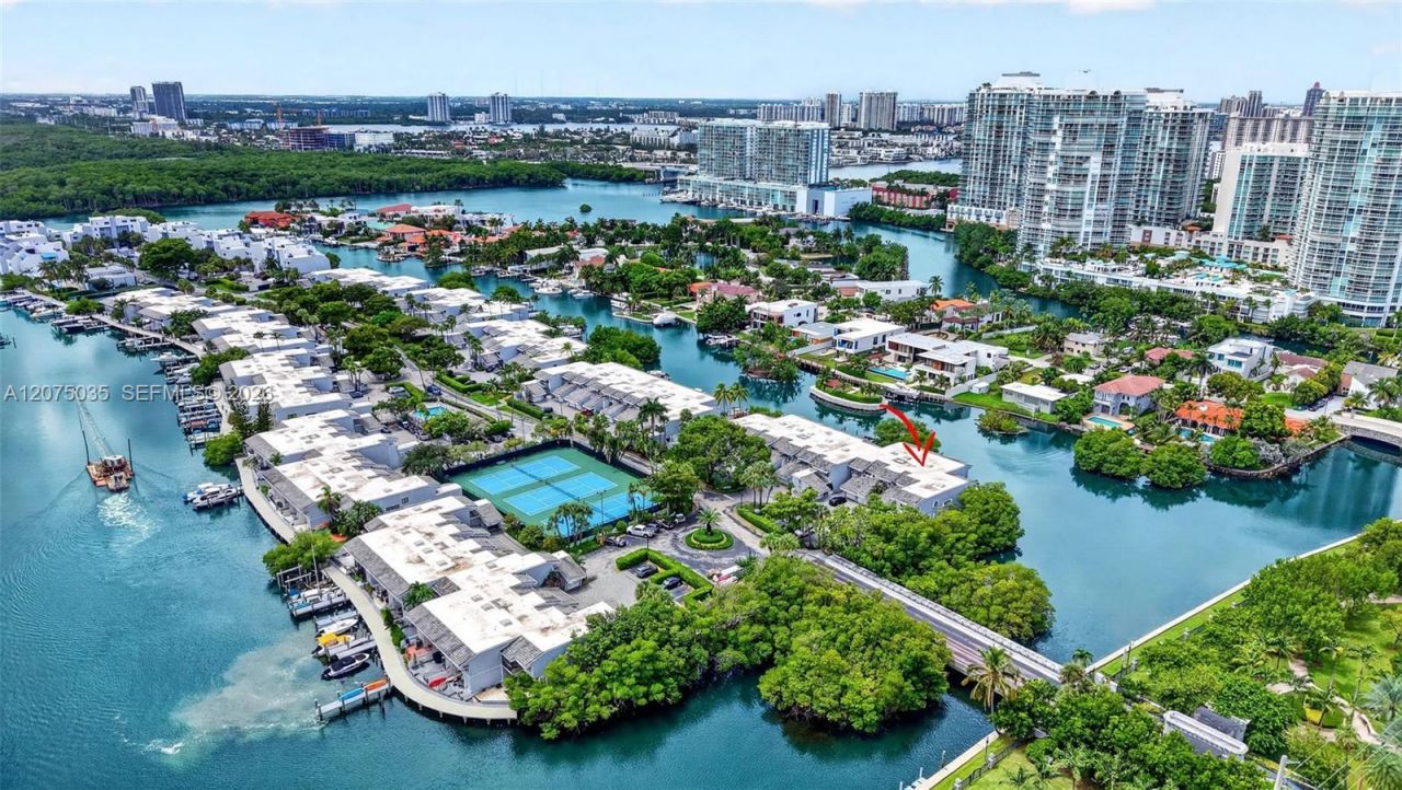 203 Poinciana Dr, Unit 103, Sunny Isles Beach, FL 33160 Photo