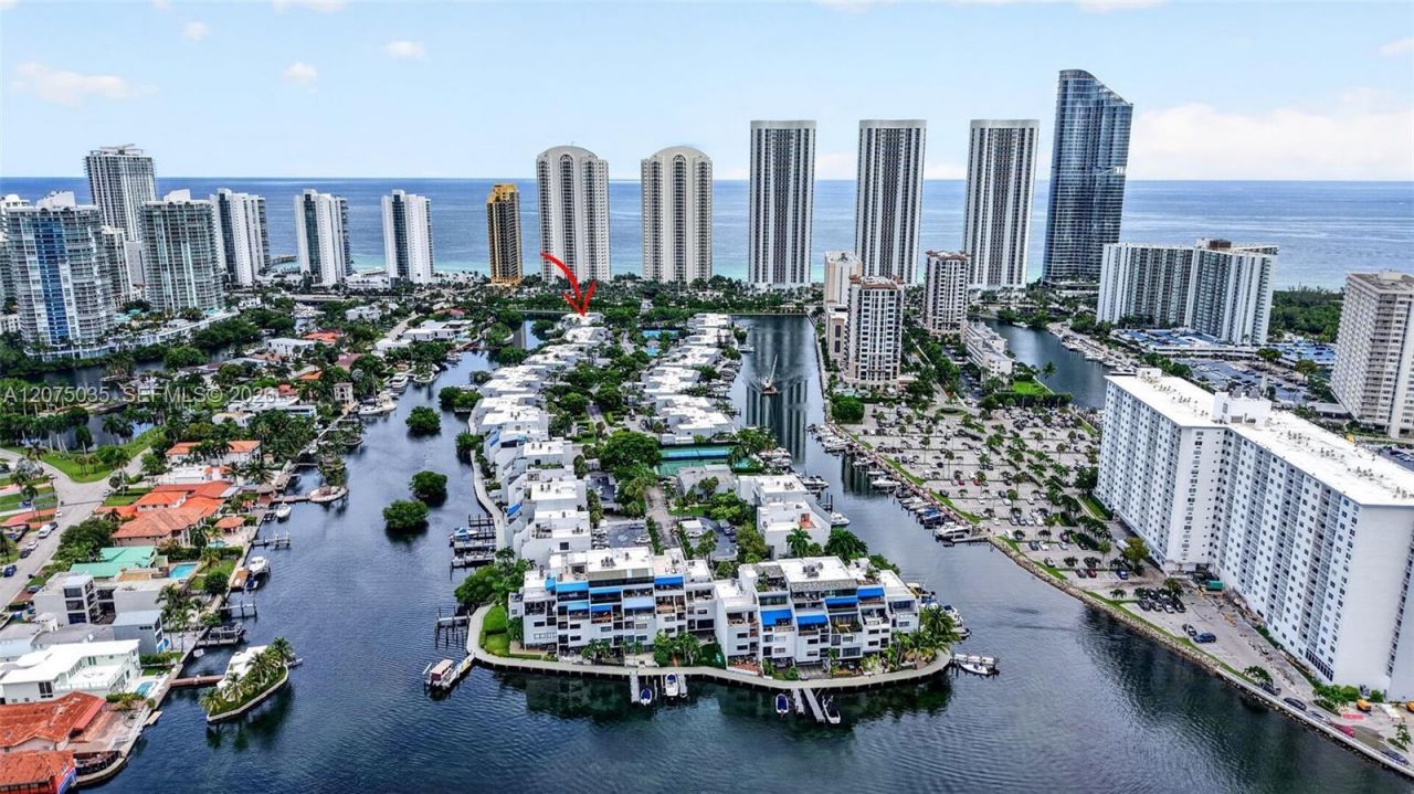 203 Poinciana Dr , Unit 103, Sunny Isles Beach, FL 33160 Photo