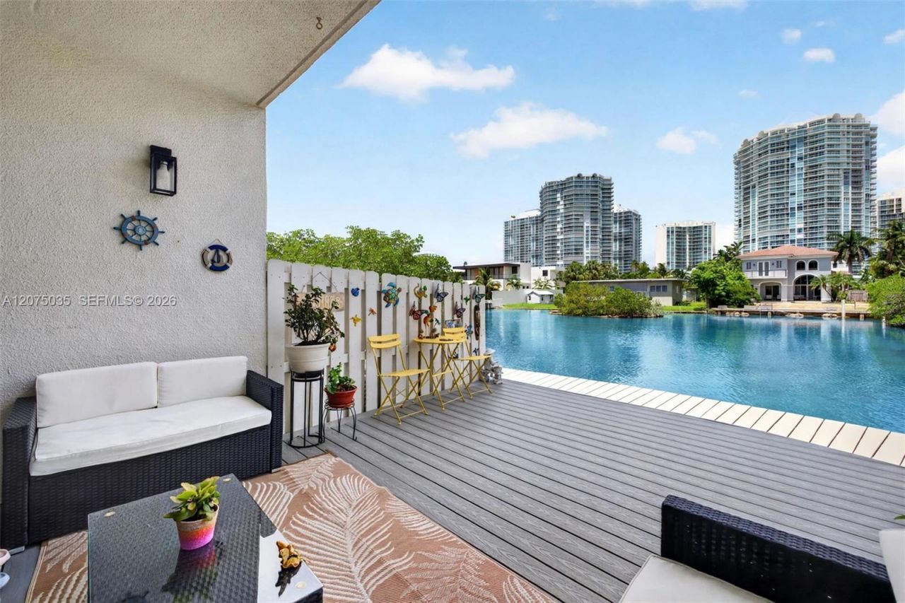 203 Poinciana Dr, Unit 103, Sunny Isles Beach, FL 33160 Photo