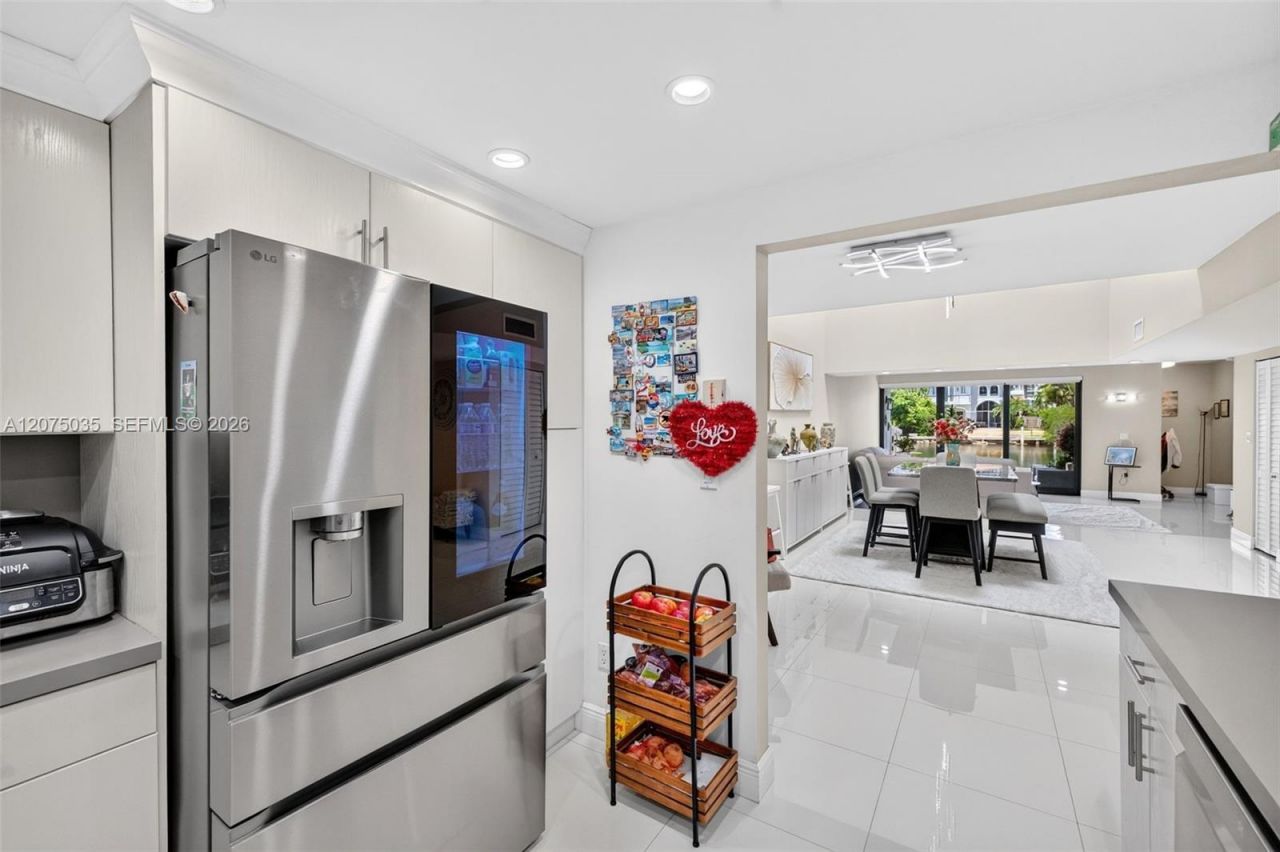 203 Poinciana Dr , Unit 103, Sunny Isles Beach, FL 33160 Photo