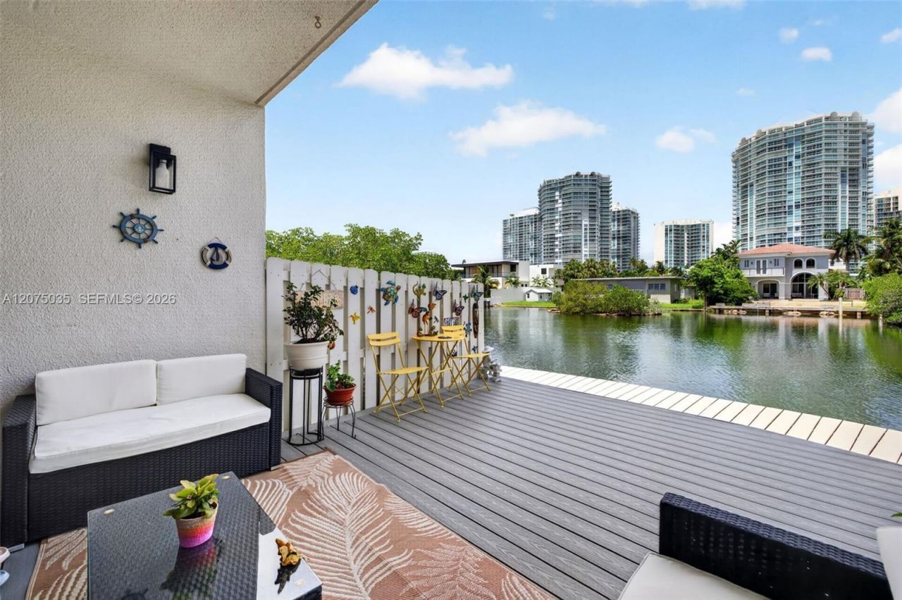 203 Poinciana Dr , Unit 103, Sunny Isles Beach, FL 33160 Photo