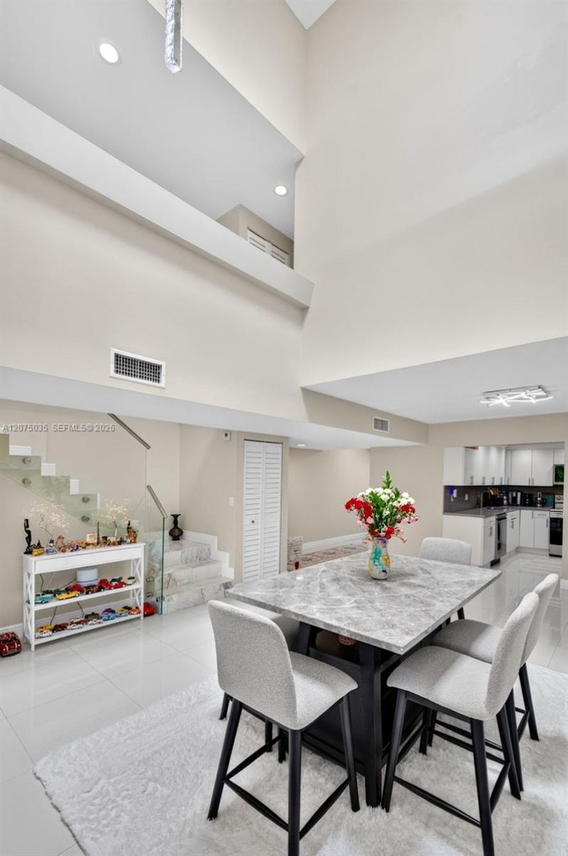 203 Poinciana Dr , Unit 103, Sunny Isles Beach, FL 33160 Photo