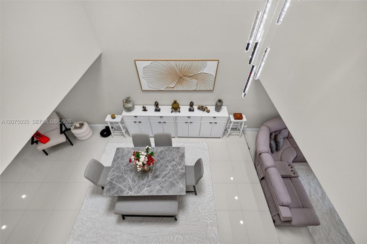 203 Poinciana Dr , Unit 103, Sunny Isles Beach, FL 33160 Photo