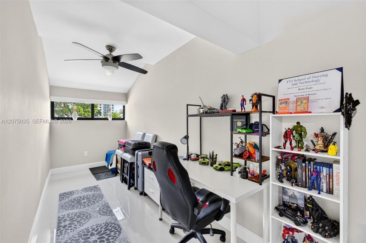 203 Poinciana Dr , Unit 103, Sunny Isles Beach, FL 33160 Photo