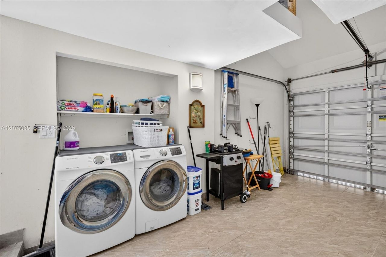 203 Poinciana Dr , Unit 103, Sunny Isles Beach, FL 33160 Photo