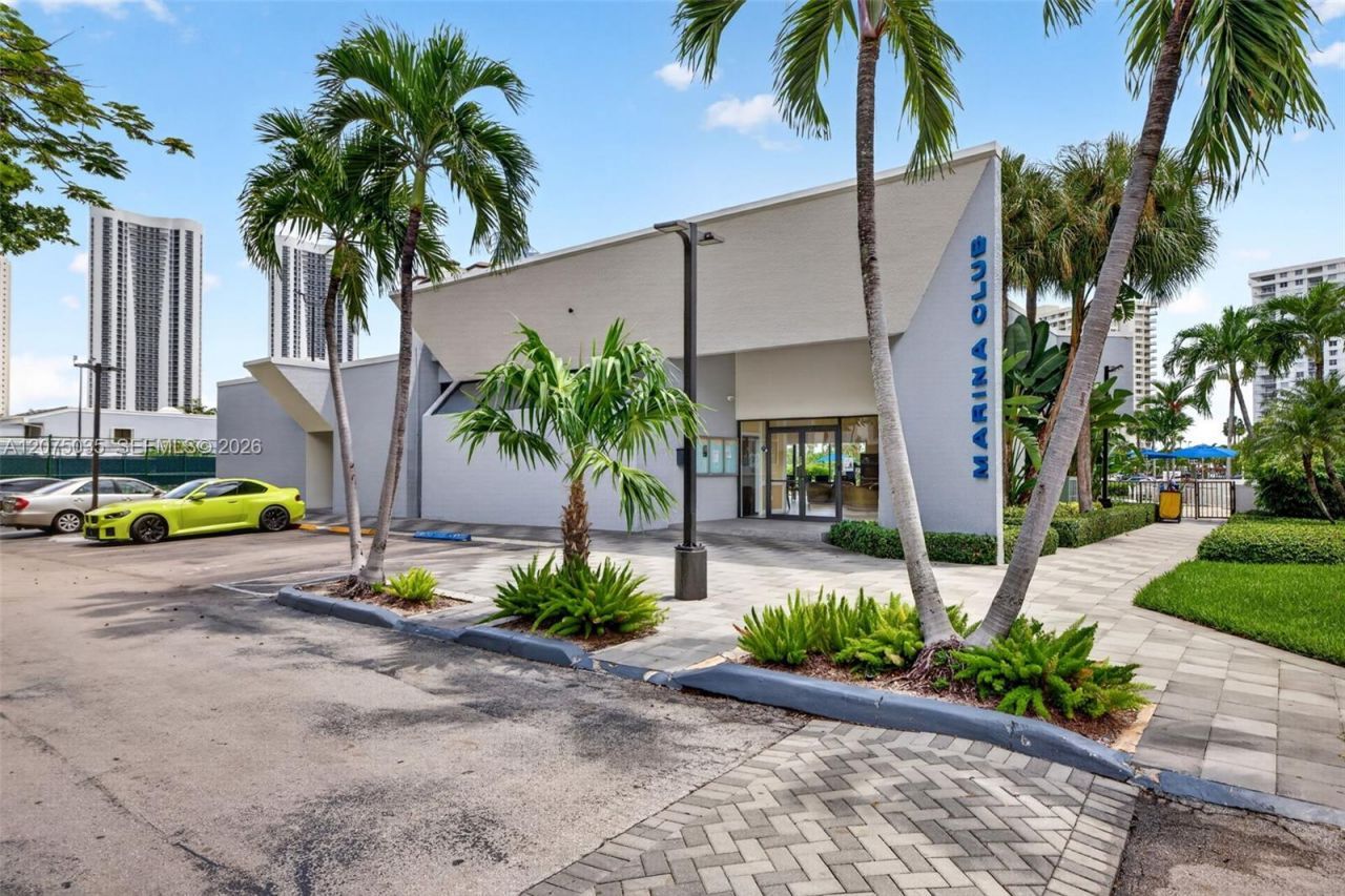 203 Poinciana Dr , Unit 103, Sunny Isles Beach, FL 33160 Photo