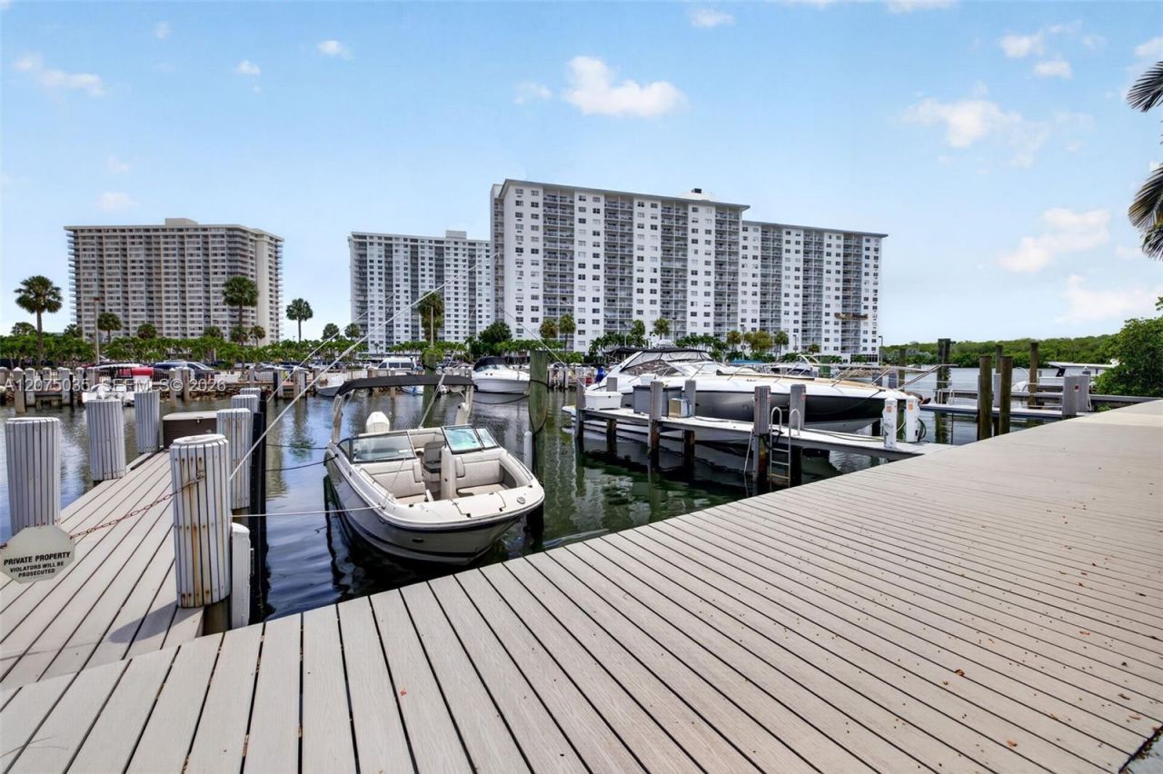 203 Poinciana Dr , Unit 103, Sunny Isles Beach, FL 33160 Photo