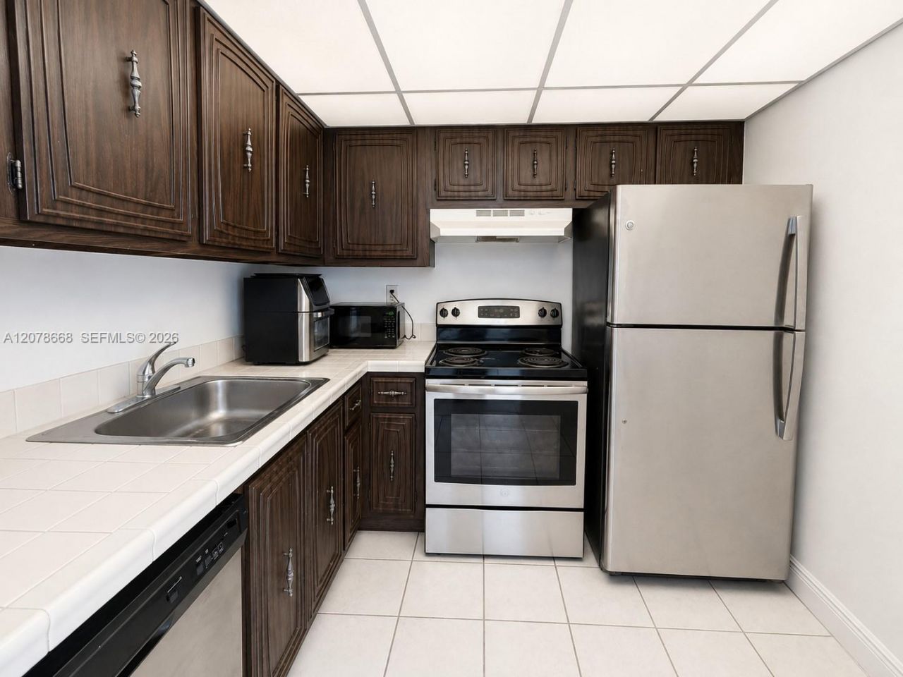 486 NW 165th St Rd, Unit B-301, Miami, FL 33169 Photo