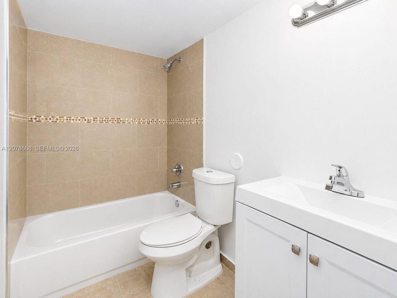 486 NW 165th St Rd , Unit B-301, Miami, FL 33169 Photo