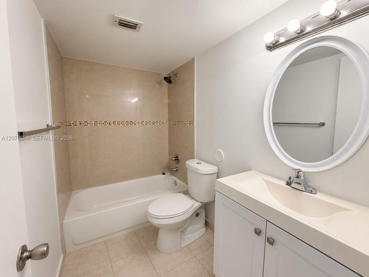 486 NW 165th St Rd, Unit B-301, Miami, FL 33169 Photo